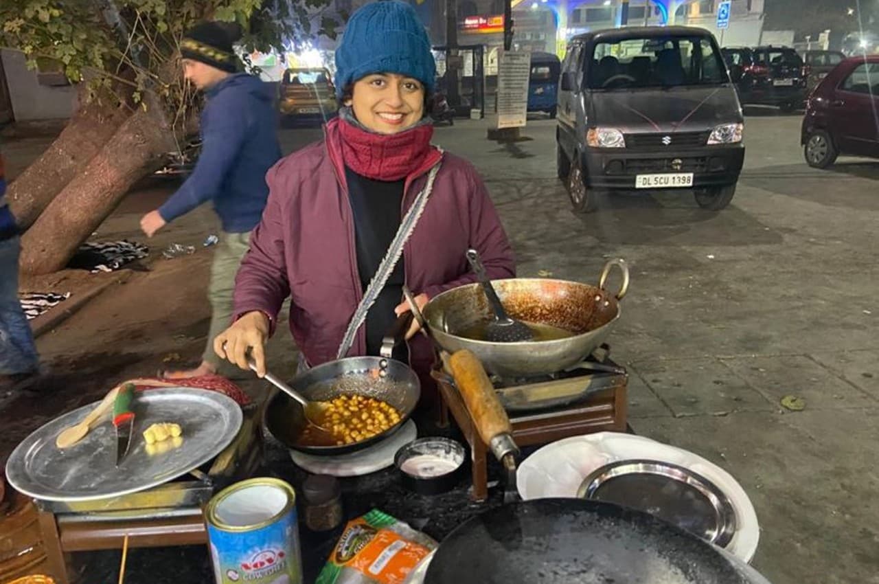 Sharmistha Ghosh: दिल्ली की ये 'चायवाली' चर्चा में, कभी ब्रिटिश काउंसिल में करती थीं जॉब