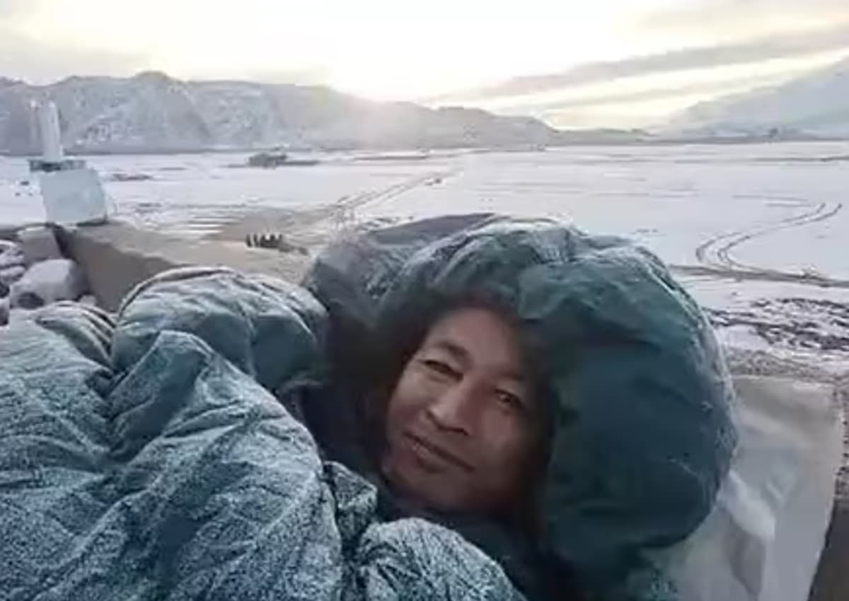 Sonam Wangchuk: लद्दाख बचाने के लिए -20 डिग्री पर शुरू किया उपवास, सोशल मीडिया पर पोस्ट किया वीडियो