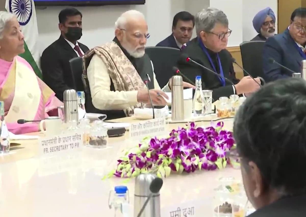 Union Budget 2023: PM मोदी ने नीति आयोग में अर्थशास्त्रियों के साथ की बैठक, वित्त मंत्री सीतारमण भी रहीं मौजूद