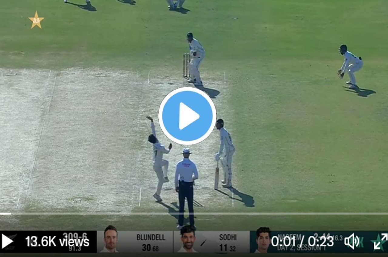 PAK vs NZ: Naseem Shah ने उड़ा डाली Ish Sodhi की गिल्लियां, चारों खाने चित हुआ बल्लेबाज, देखें