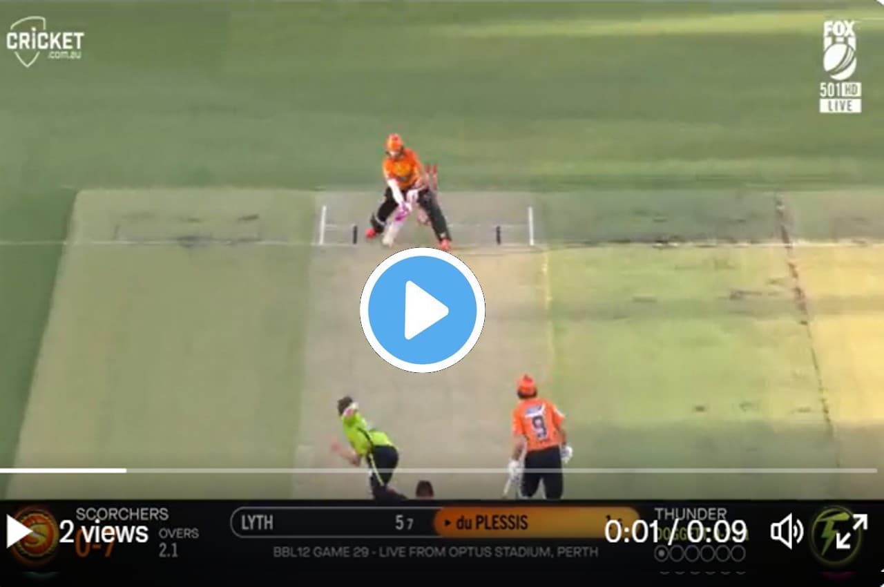 BBL 2022-23:Faf du Plessis को होशियारी पड़ी भारी, गंवा दिया अपना विकेट, देखें