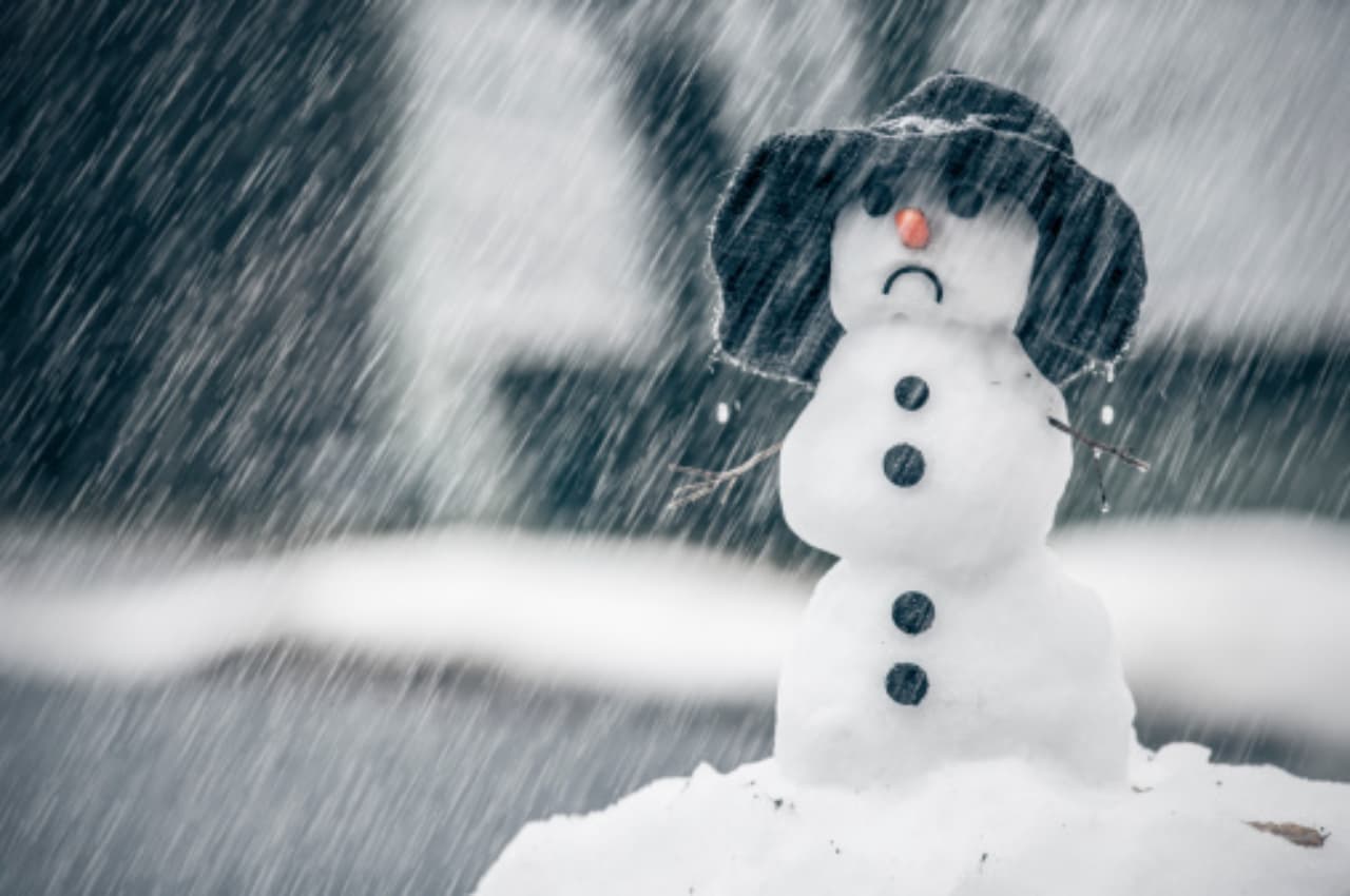 Weather Update: पहाड़ों पर बर्फ और बारिश से मैदानों में 'डबल अटैक', UP के लिए 24 घंटे भारी, IMD का अलर्ट
