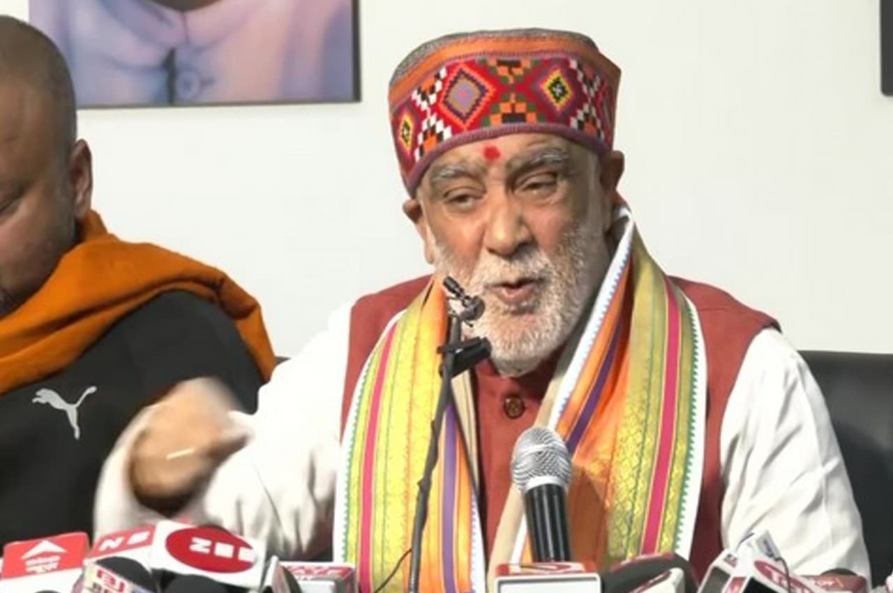 VIDEO: प्रेस कॉन्फ्रेंस में रो पड़े केंद्रीय मंत्री अश्विनी चौबे, बोले- बक्सर में 24 घंटों में मुझ पर दो बार हमले की कोशिश
