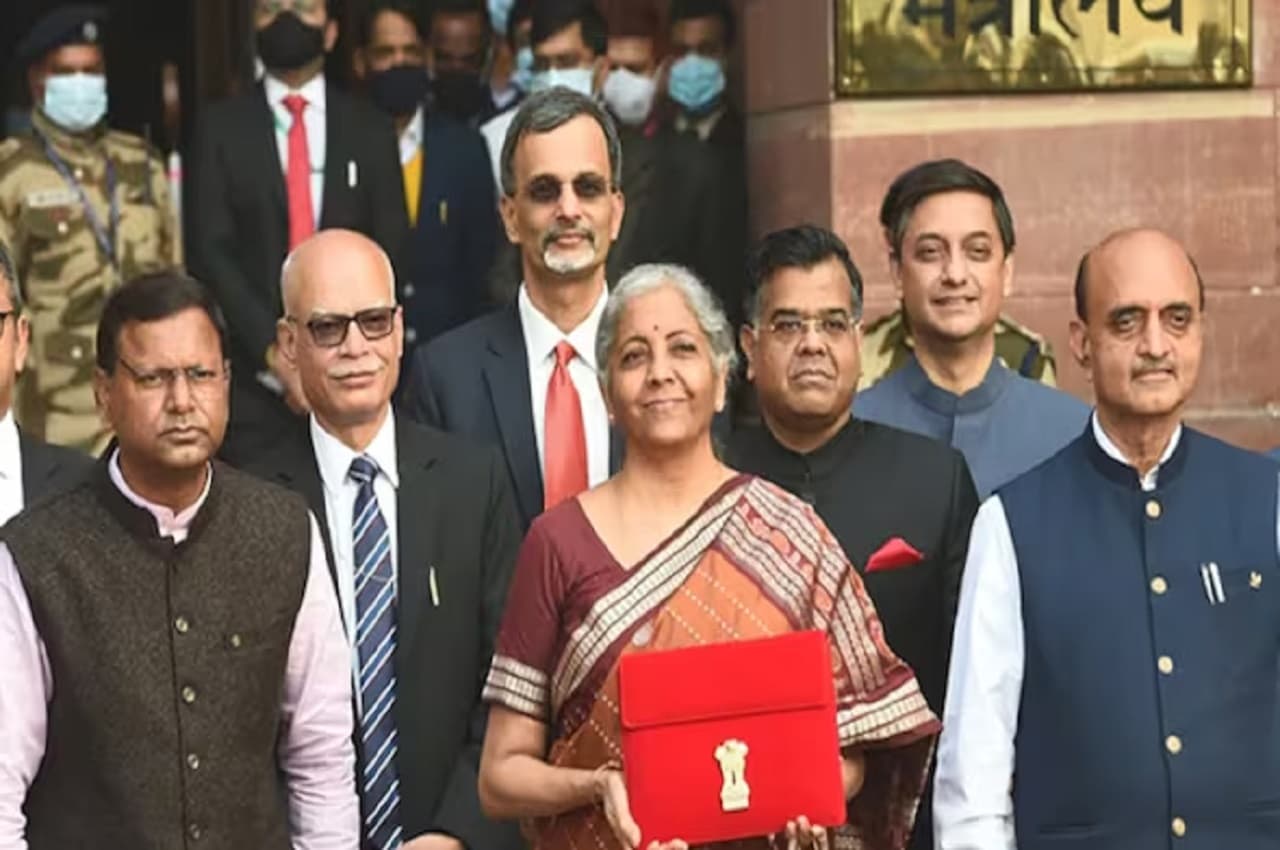 India First Budget: बजट पेश भी नहीं हुआ और एक पत्रकार ने छाप दिया! भारत के पहले बजट में हुई थी ये बड़ी चूक