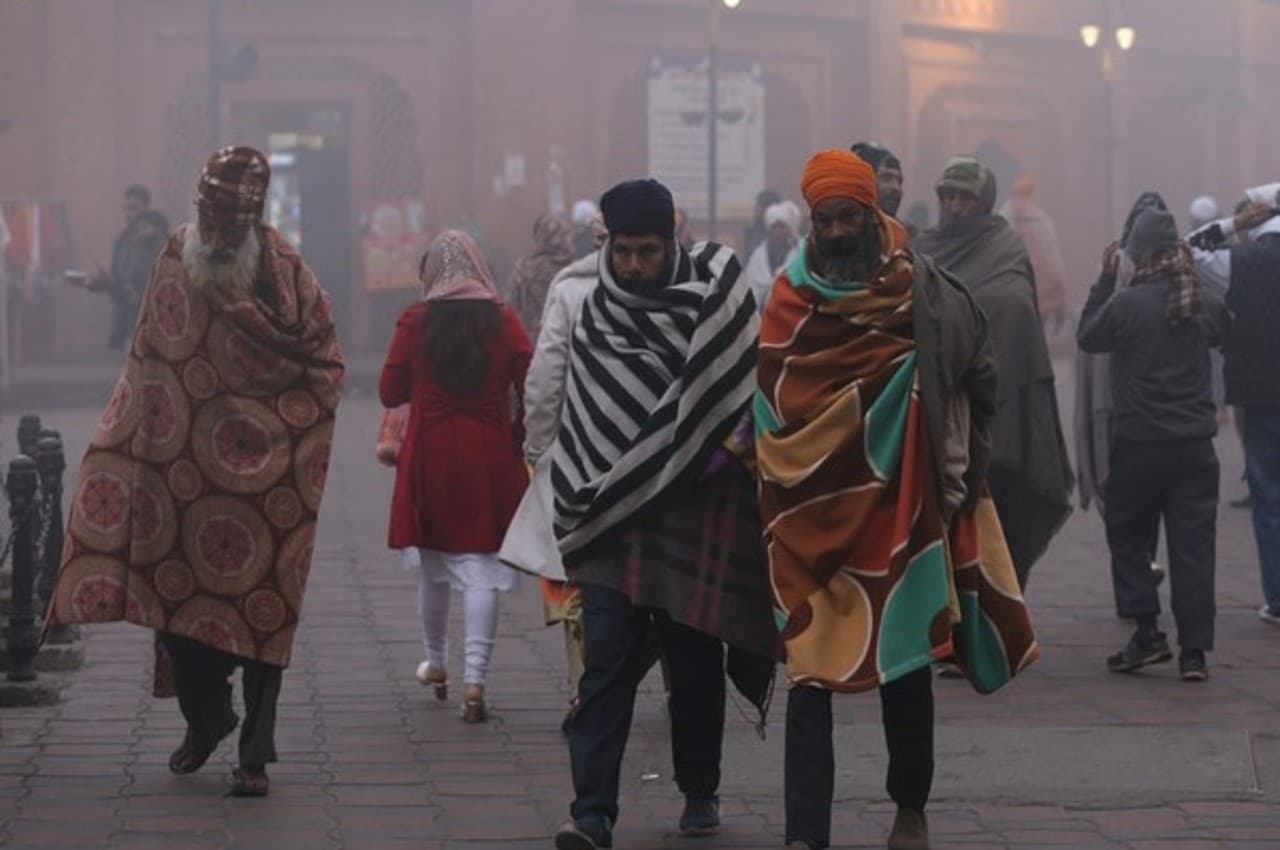 North India Weather Update: उत्तर भारत में अगले तीन दिनों तक सताएगी शीत लहर, जानें IMD की भविष्यवाणी