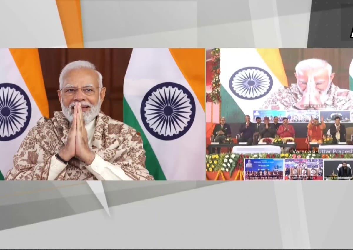 Ganga Vilas Cruise: PM मोदी ने वाराणसी में टेंट सिटी का किया उद्घाटन, क्रूज गंगा विलास को भी दिखाई हरी झंडी