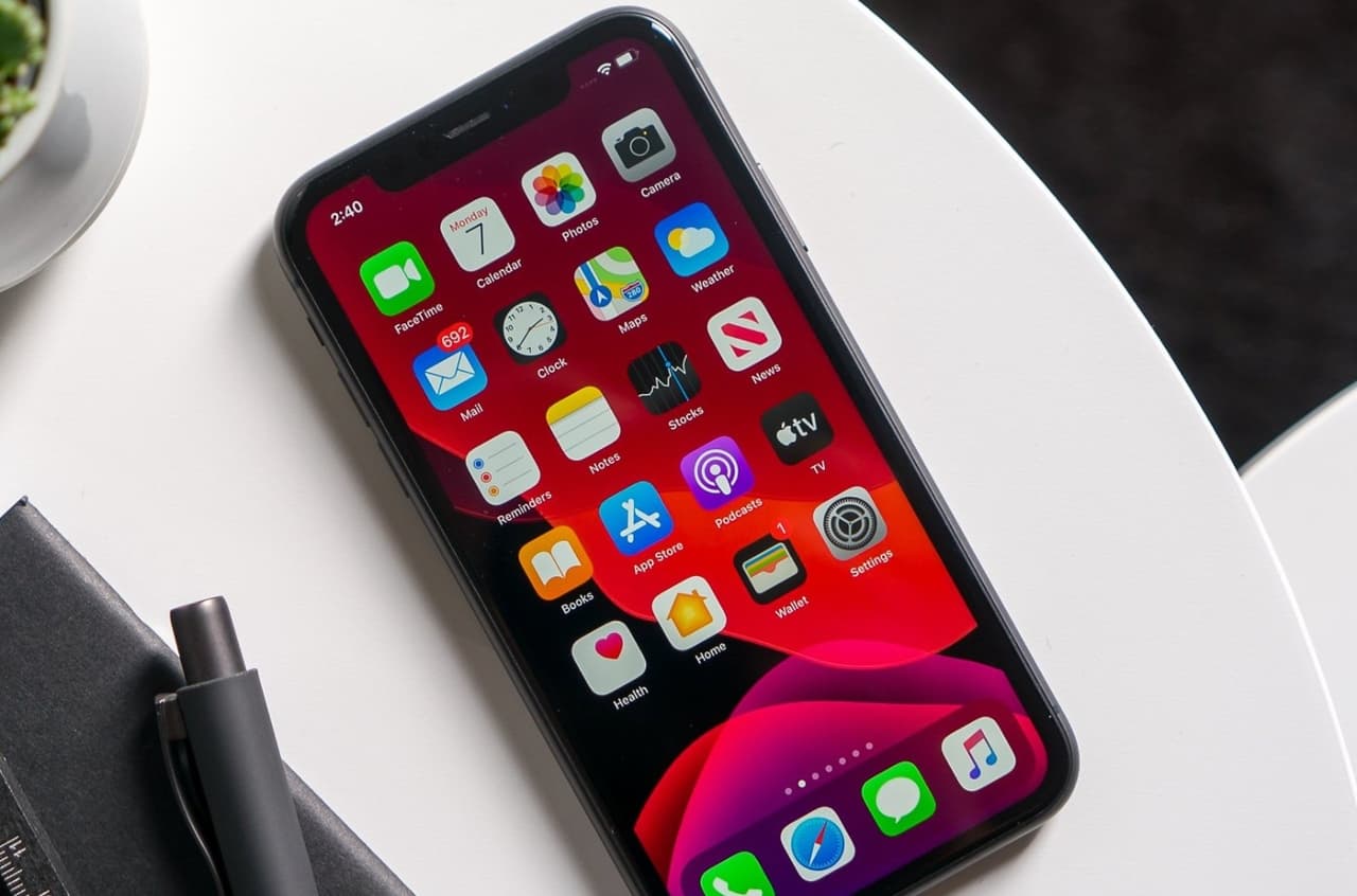 iPhone को सिर्फ 12,200 रुपये में खरीदने का मौका! जानें किस पर है ये डील