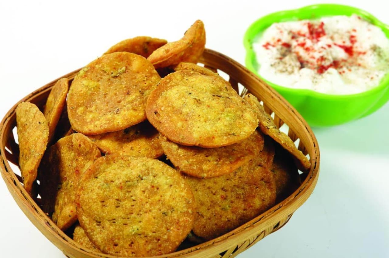 Methi Papdi: नए साल पर बनाएं ये खास रेसिपी, सभी को खूब आएगा पसंद!