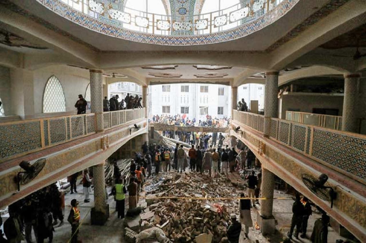 Pakistan mosque blast: पेशावर मस्जिद ब्लास्ट में मरने वालों की संख्या 83 हुई, पूरे घटनाक्रम को शुरुआत से जानें
