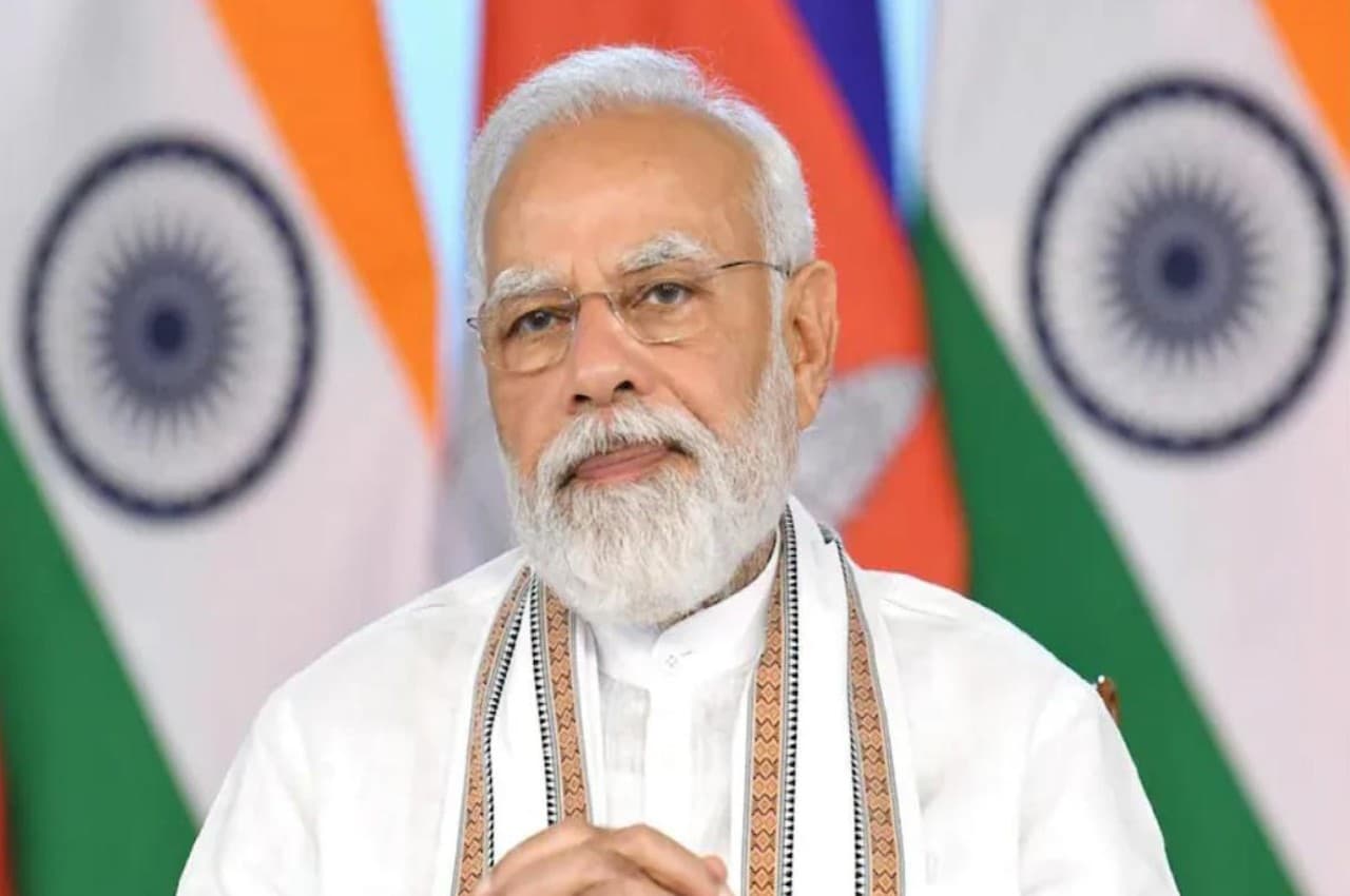 Rozgar Mela: प्रधानमंत्री मोदी ने वीडियो कॉन्फ्रेंसिंग के जरिए 71 हजार लोगों को बांटे नियुक्ति पत्र