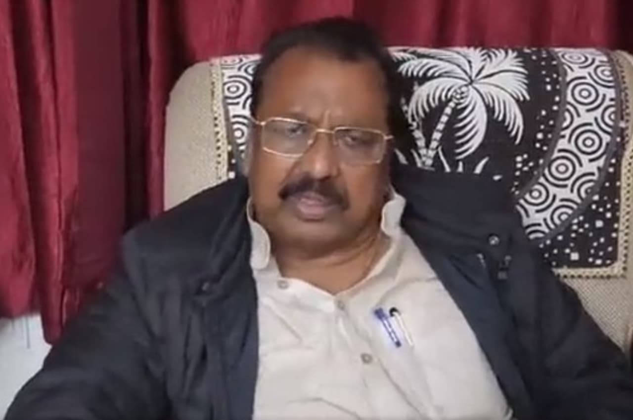 कानपुर मां-बेटी अग्निकांड पर पूर्व सांसद अनिल शुक्ला का विवादित बयान, कहा-औरतों में आग लगाने की प्रवृति होती है