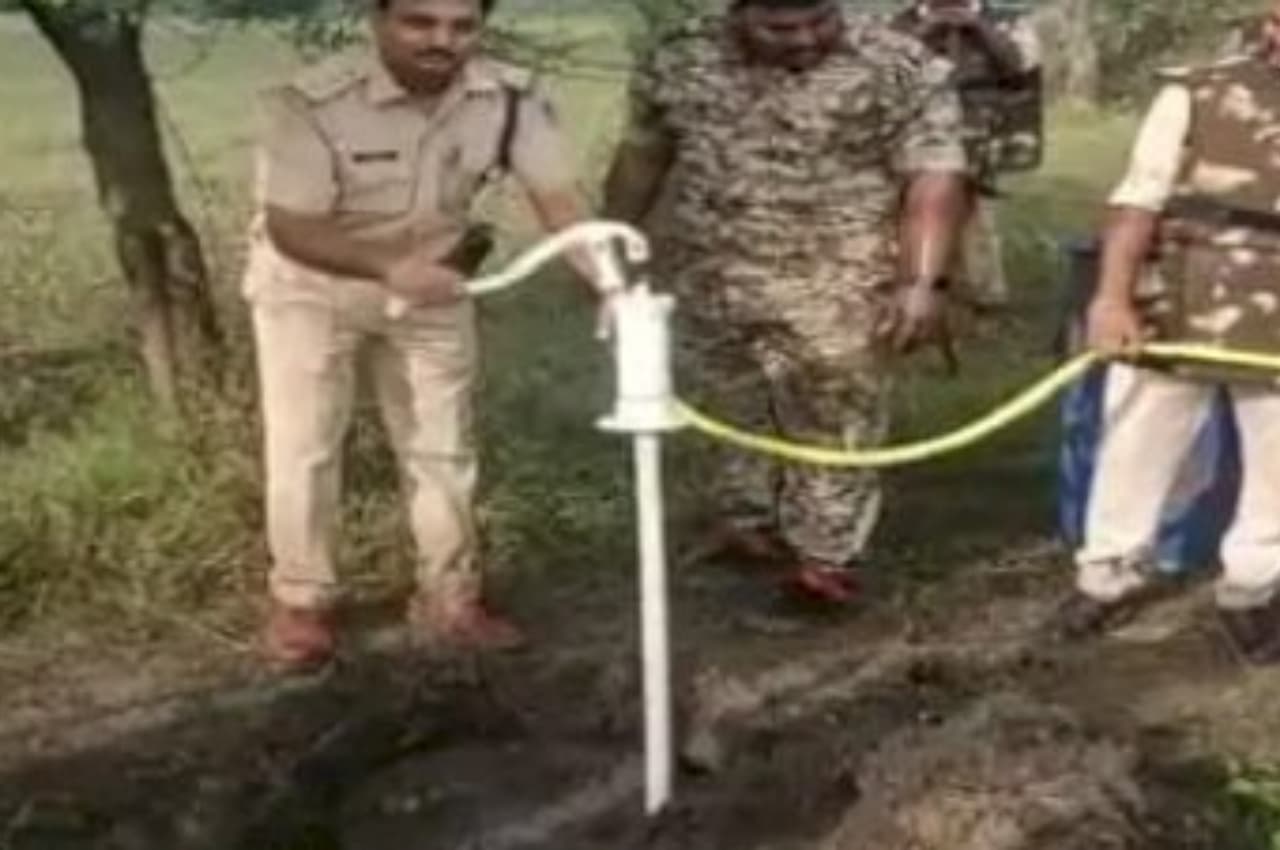 बुंदेलखंड के इस गांव में हैंडपंप में पानी की जगह निकलती है शराब, जानें क्या है माजरा