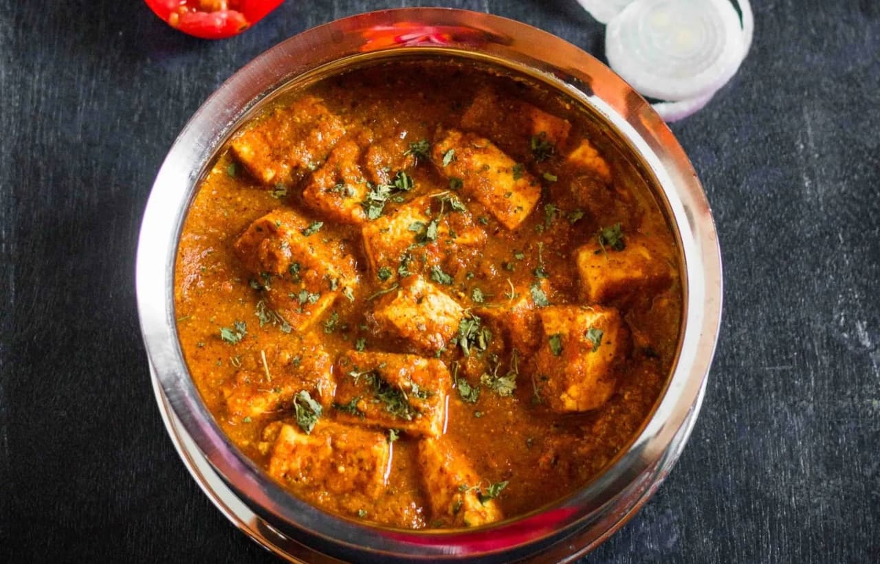Achari Paneer Recipe: होटल जैसा अचारी पनीर घर पर बनाएं, जानें रेसिपी