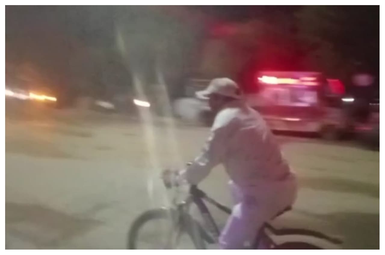 Ajmer News: महाशिवरात्रि पर साईकिल से गश्त पर निकले अजमेर SP, कानून-व्यवस्था का लिया जायजा