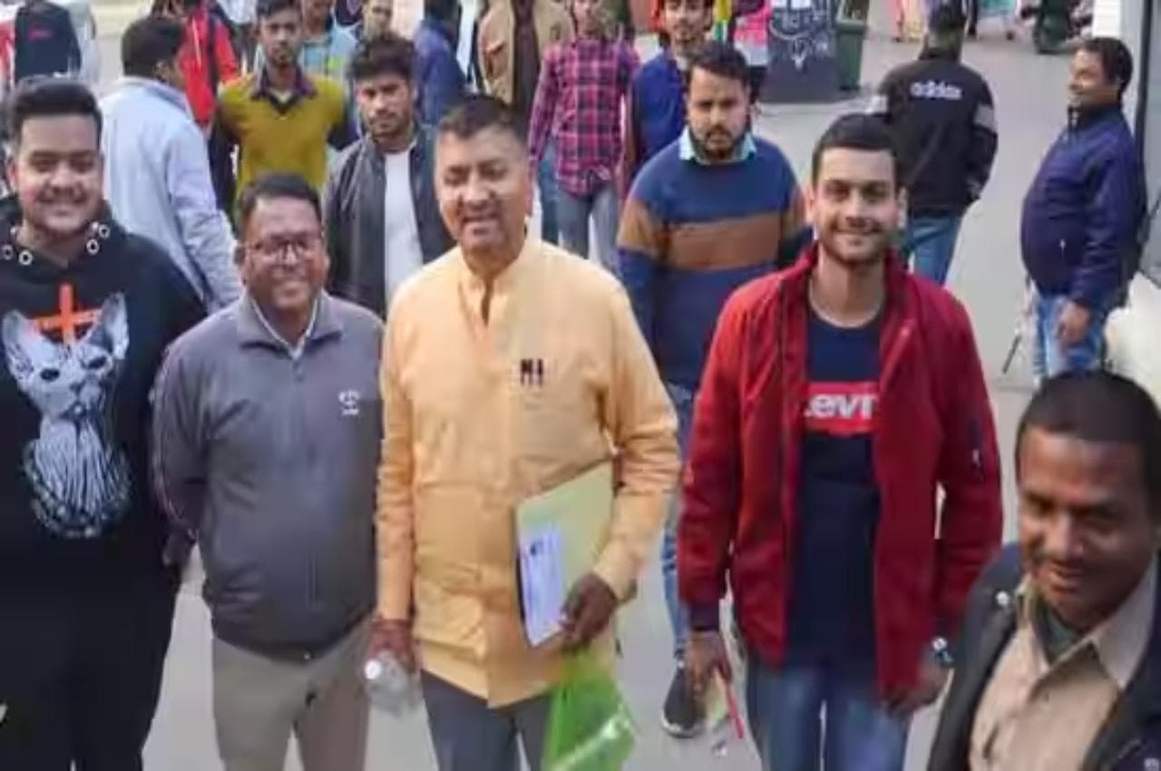 12वीं की बोर्ड परीक्षा देने पहुंचे भाजपा के पूर्व विधायक, 51 की उम्र में पढ़ाई का कारण जानकर रह जाएंगे हैरान