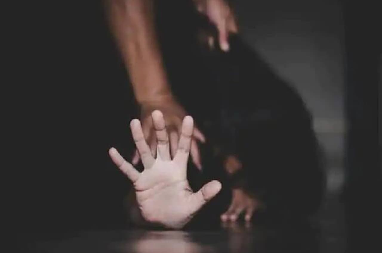 Bengaluru: साढ़े तीन साल की बच्ची की रेप के बाद पीट-पीटकर हत्या, प्रेमी के साथ अकेला छोड़ गई थी मां