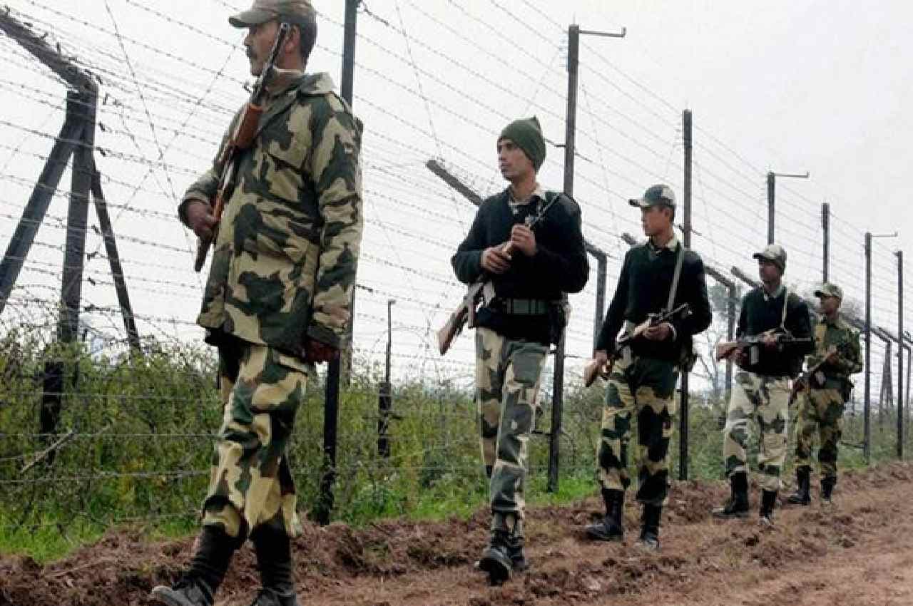 Border Security Force: BSF जवानों पर बांग्लादेशियों का हमला; हथियार छीने, 2 जवान घायल