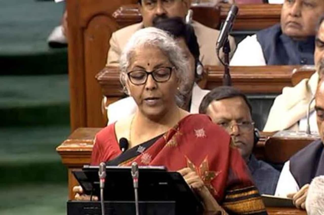 Union Budget 2023: टैक्स में कटौती से लेकर महिलाओं और सीनियर सिटीजन को सौगात, जानें बजट की बड़ी बातें