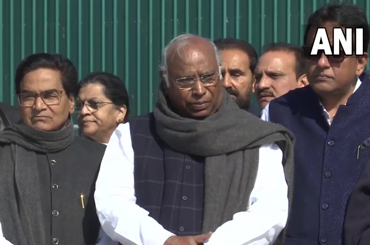 Budget Session: हिंडनबर्ग की रिपोर्ट को लेकर एकजुट हुआ विपक्ष, कहा- संयुक्त संसदीय समिति से कराई जाए जांच