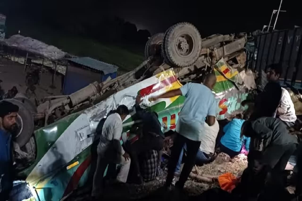 Sidhi Accident: एमपी के सीधी में भीषण सड़क हादसा, 8 से ज्यादा की मौत, करीब 25 घायल