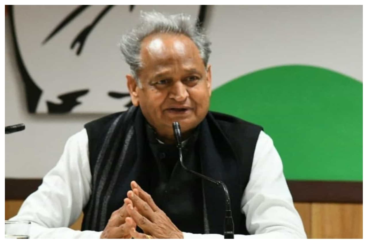 CM Ashok Gehlot: वित्त मंत्री के बयान पर CM का पलटवार, बोले- वित्त मंत्री स्पष्ट रूप से कहें हम ओपीएस के खिलाफ
