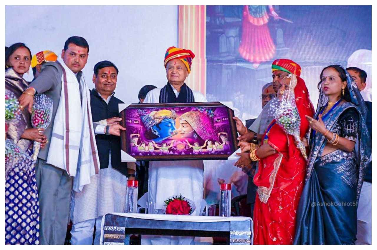 Rajasthan Local News: डूंगरपुर दौरे पर सीएम, बोले-दुनिया में ऐसा बजट कभी नहीं आया