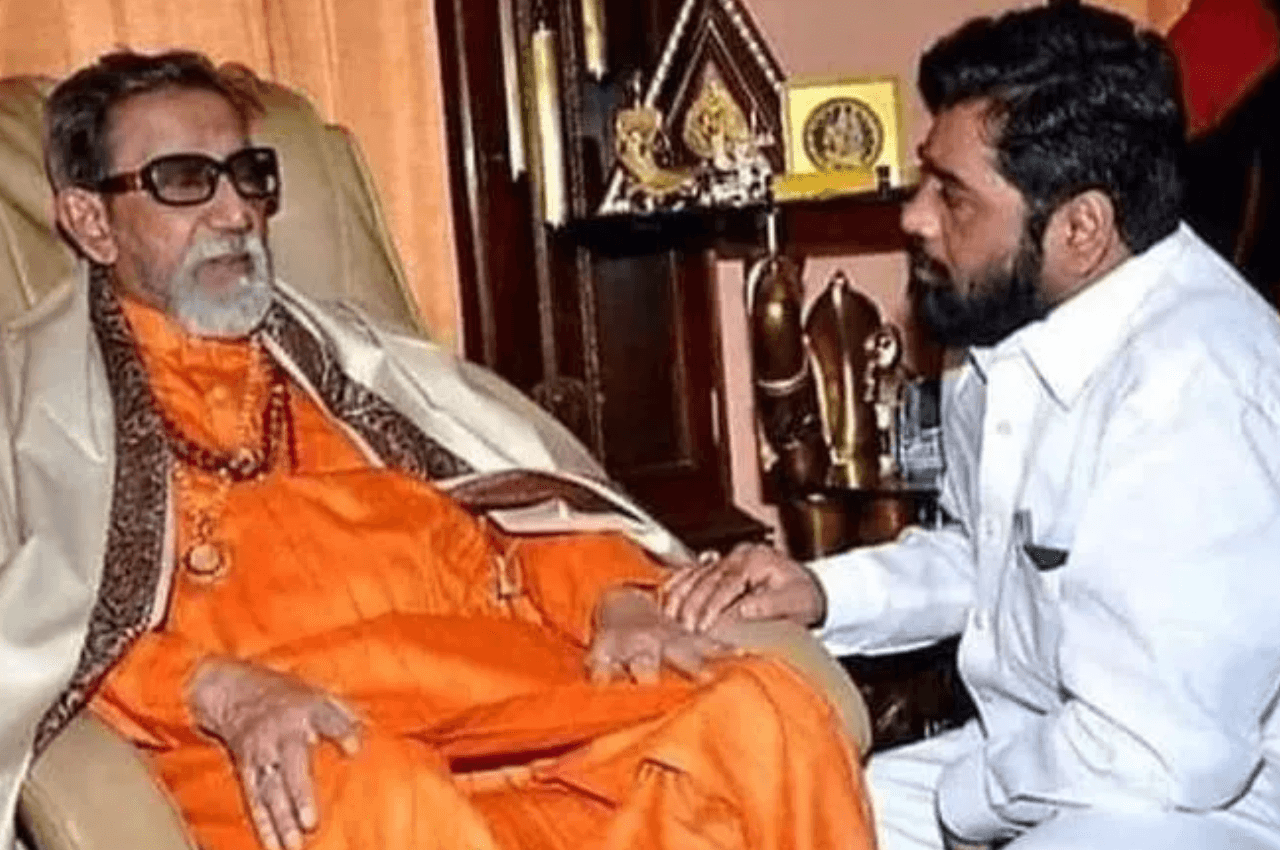 Maharashtra: एकनाथ शिंदे ने बदला अपना ट्वीटर डिस्प्ले, संजय राउत बोले- ये लोकतंत्र की हत्या है, देखें मुंबई में जश्न का VIDEO