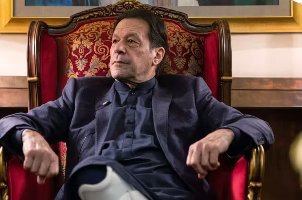 Imran Khan PTI: पाकिस्तान में खत्म होगा इमरान खान की पार्टी का वजूद! आज शाम पूर्व पीएम करेंगे प्रेस कॉन्फ्रेंस