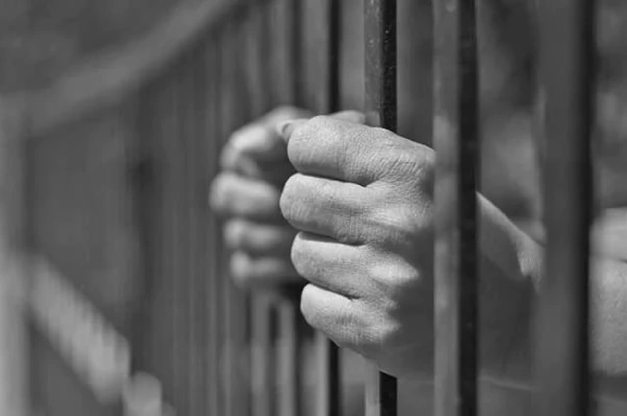 20 साल से ढूंढ रही थी मुंबई पुलिस, छोटा शकील का शार्पशूटर जेल में इस हाल में मिला