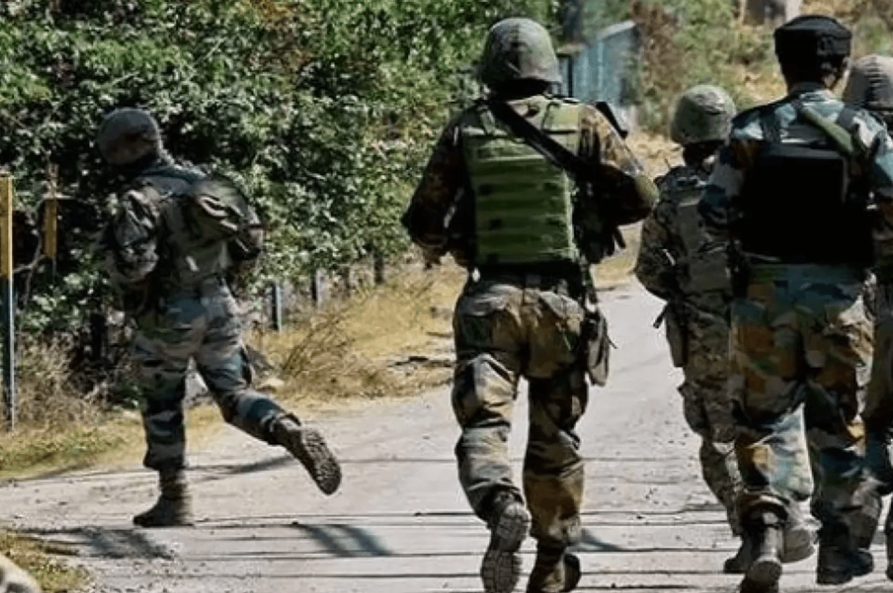 Jammu-Kashmir: अनंतनाग में मस्जिद के बाहर आतंकी हमला, शहीद हेड कांस्टेबल मोहम्मद गनी के बेटे को मारी गोली