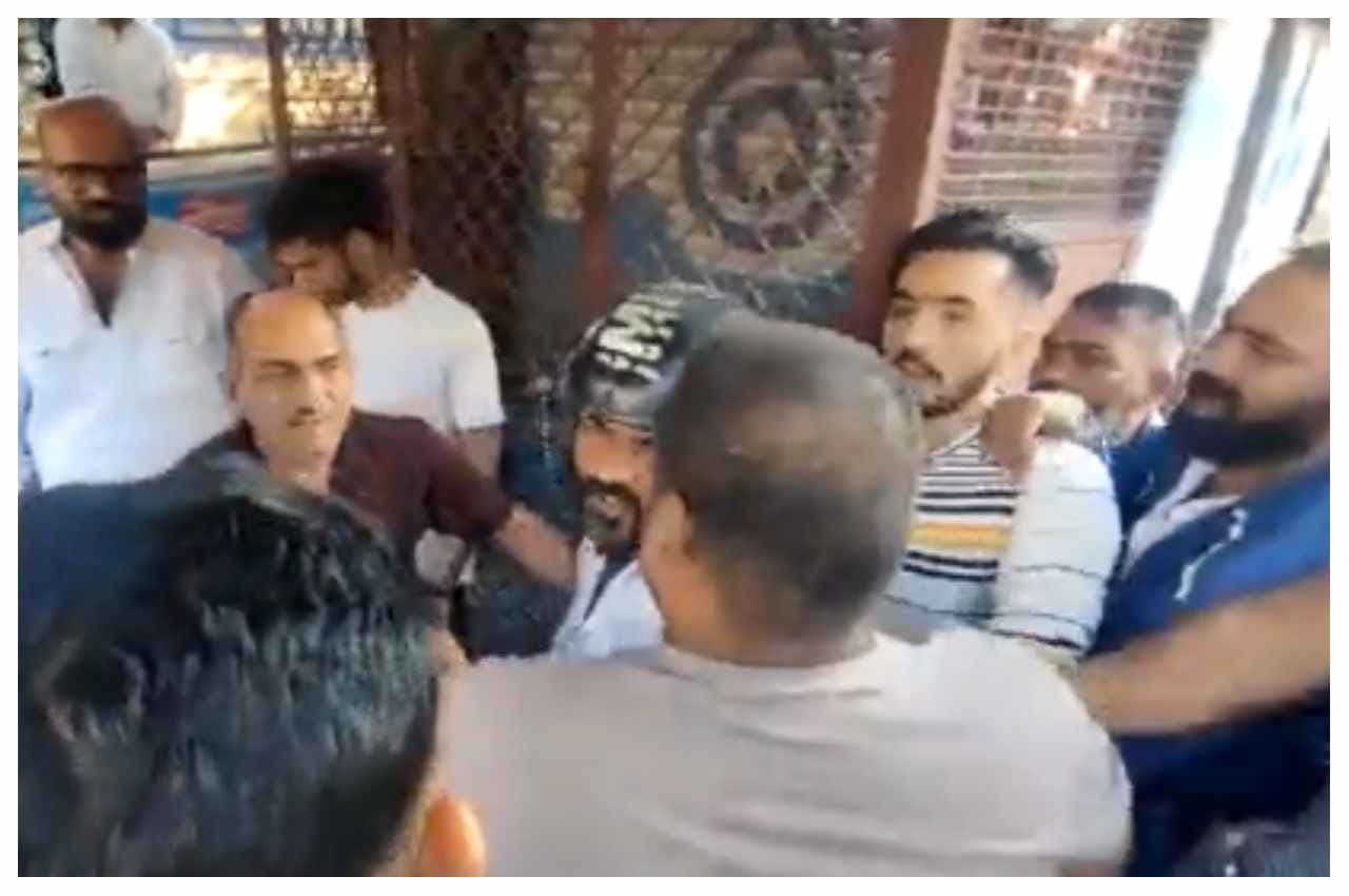 Jodhpur: अतिक्रमण हटाने पहुंचे रेवेन्यू अफसर पर पेट्रोल डालकर जलाने की कोशिश