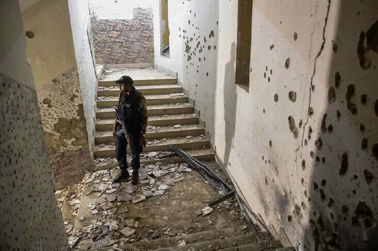 Karachi Taliban Attack: कराची में पुलिस थाने पर हमला, 5 आतंकियों समेत 9 लोगों की मौत; 17 घायल
