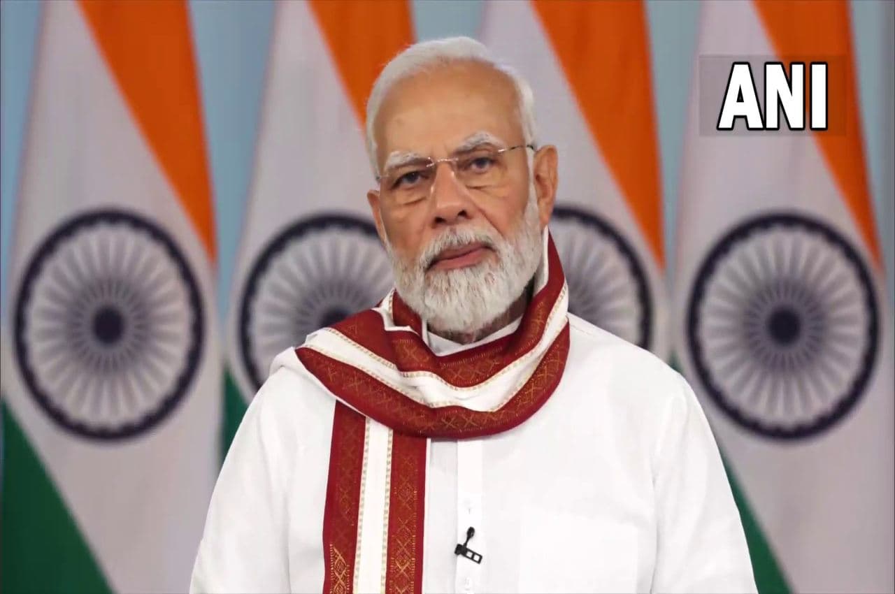 Lucknow: यूपी में 9,055 को बांटे SI नियुक्ति पत्र, पीएम मोदी ने वीडियो कॉन्फ्रेंसिग से दी बधाई