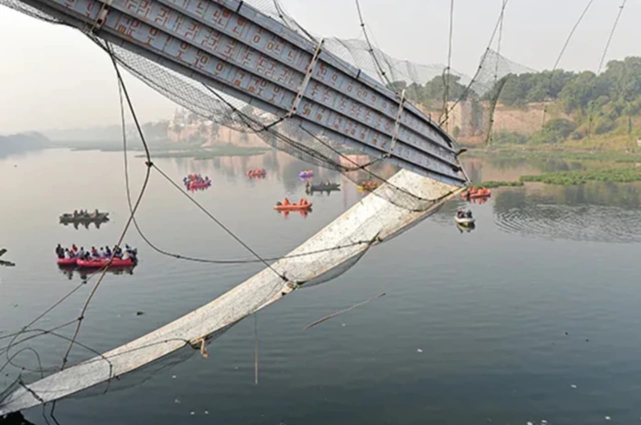 Morbi Bridge: ओरेवा कंपनी को मृतकों के परिजनों को देने होंगे 10-10 लाख रुपये, गुजरात हाई कोर्ट का आदेश