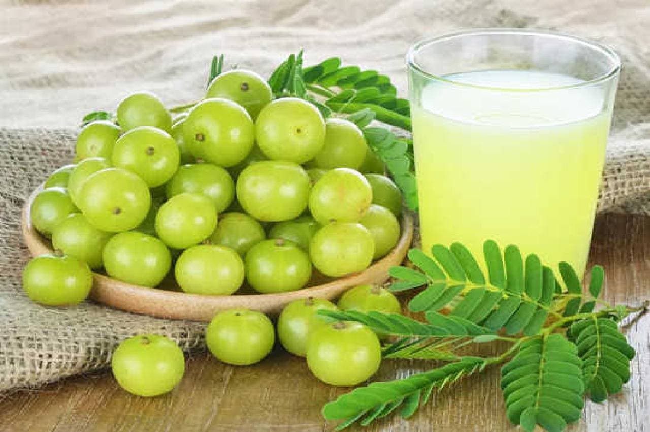 Amla benefits in hindi: स्किन, बाल, पाचन सभी के फायदेमंद है आंवला, मिलते हैं 9 जबरदस्त लाभ