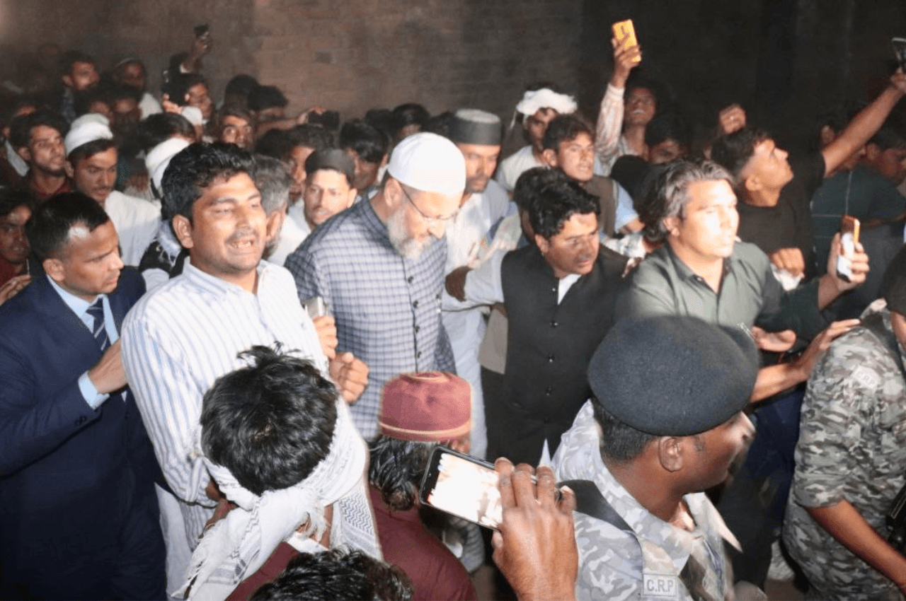 Bhiwani Killing Case: जुनैद और नासिर के परिवार वालों से मिले ओवैसी, बोले- दोनों शहीद, इंसानियत का कत्ल हुआ