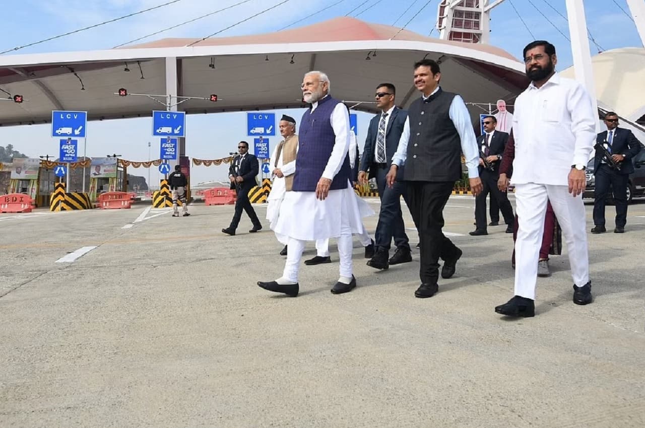 Vande Bharat Express: मुंबई को प्रधानमंत्री मोदी आज एक साथ देंगे दो वंदे भारत एक्सप्रेस की सौगात, कई परियोजनाओं का भी करेंगे लोकार्पण