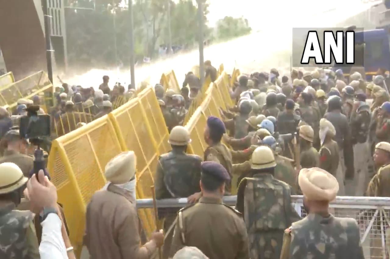 Panchkula: पुरानी पेंशन बहाली को लेकर कर्मचारियों ने घेरा CM आवास, पुलिस ने दागे आंसू गैस के गोले