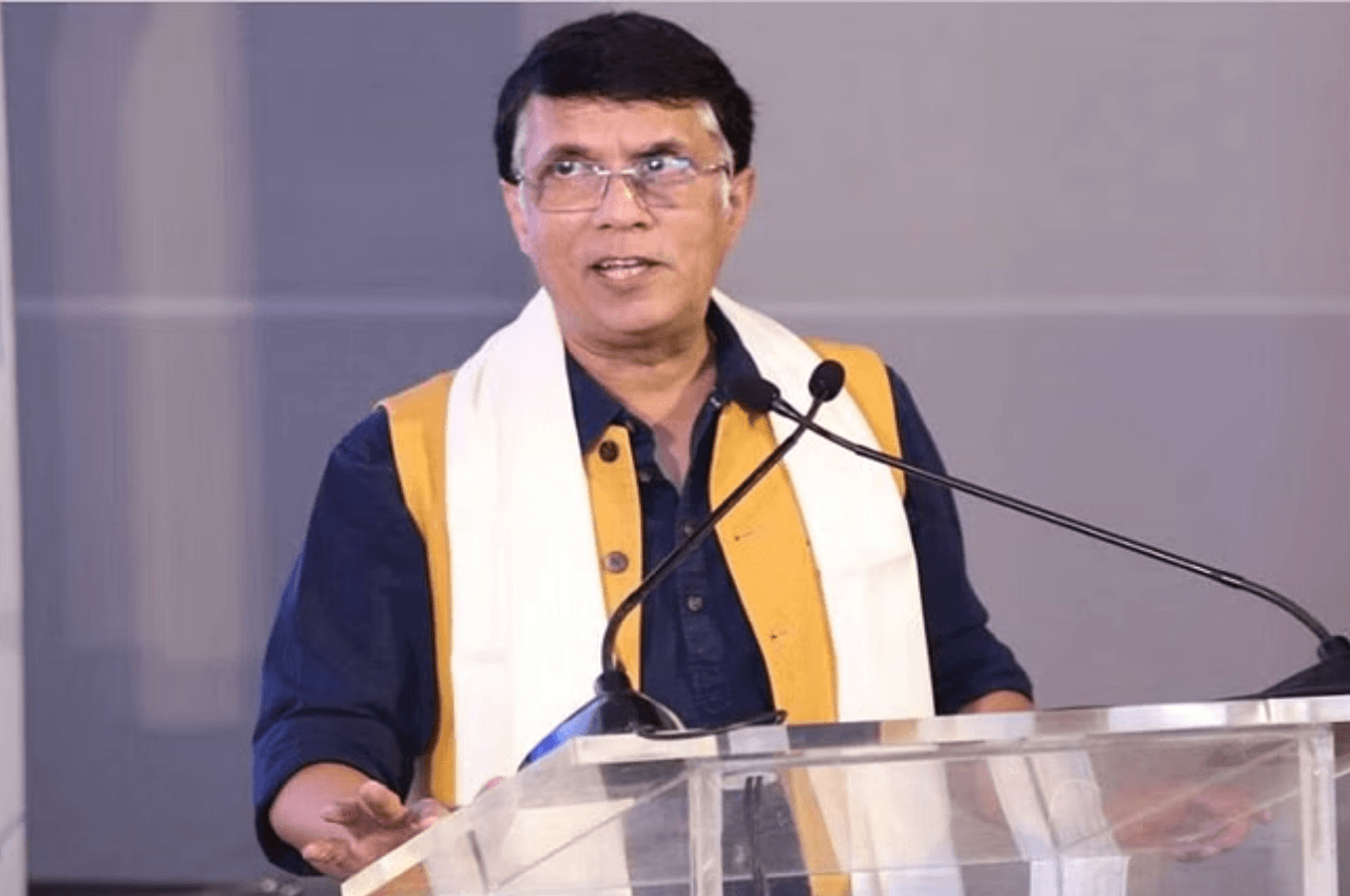 पवन खेड़ा का पीएम मोदी पर टिप्पणी का मामला: असम में केस दर्ज, दिल्ली एयरपोर्ट पर हुई गिरफ्तारी, सुप्रीम कोर्ट से मिली अंतरिम जमानत