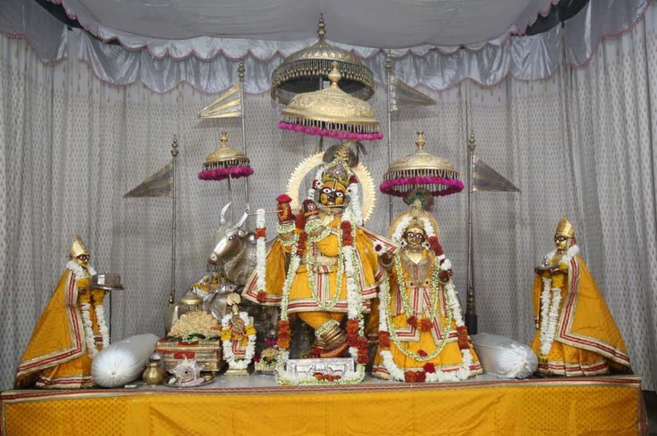 Phulera Dooj 2023: फुलेरा दोज पर कर लें ये उपाय, प्रेम विवाह की सभी बाधाएं होंगी दूर