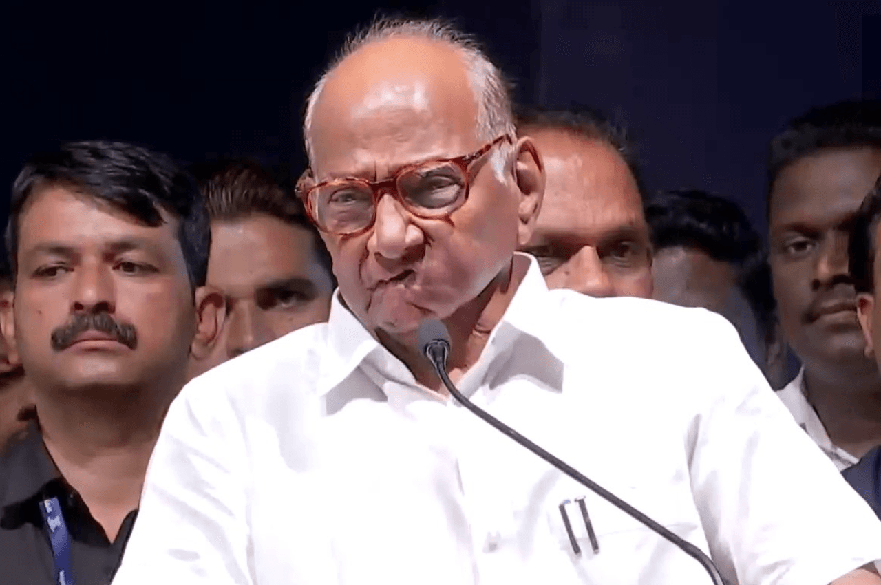 महाराष्ट्र में 'शिवसेना' विवाद: शरद पवार बोले- 'मोदी को भ्रम है कि सत्ता उनके हाथ में ही रहेगी'
