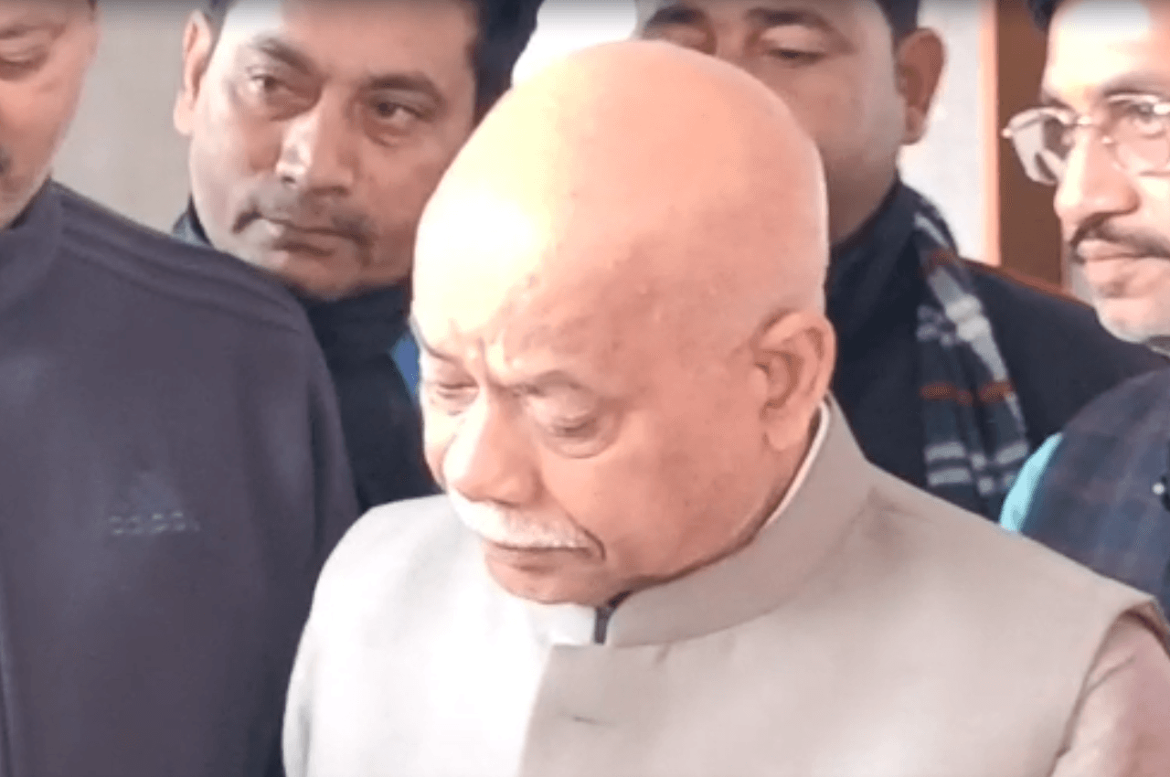 UP News: BJP से इस्तीफा देते वक्त पूर्व मंत्री शिव प्रताप शुक्ला की आंखें डबडबाईं, बोले- जिस संगठन में जीवन बीता अब वह छूट रहा है