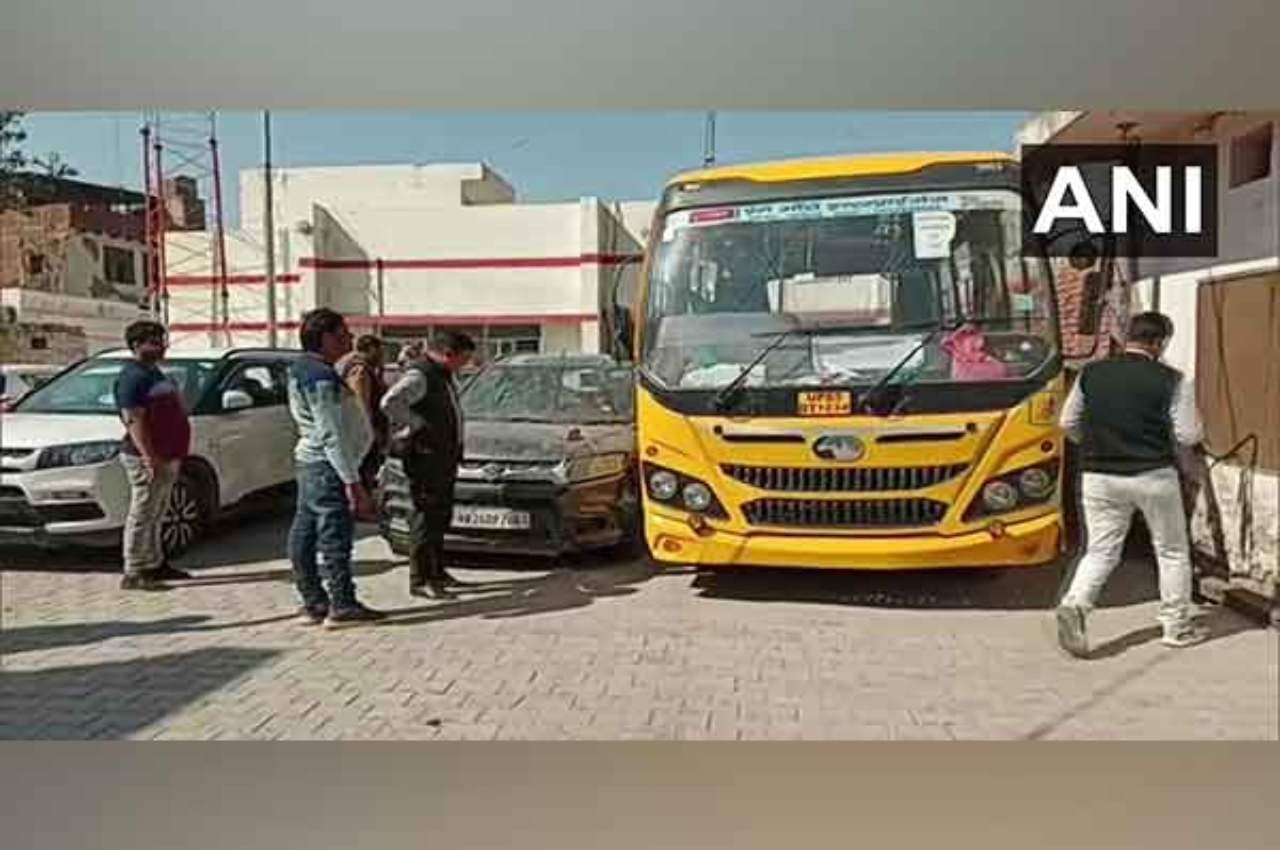 चेकिंग में पुलिस ने पकड़ी बस और कार, नंबर प्लेट देखकर चकरा गए अधिकारी, जानें पूरा मामला