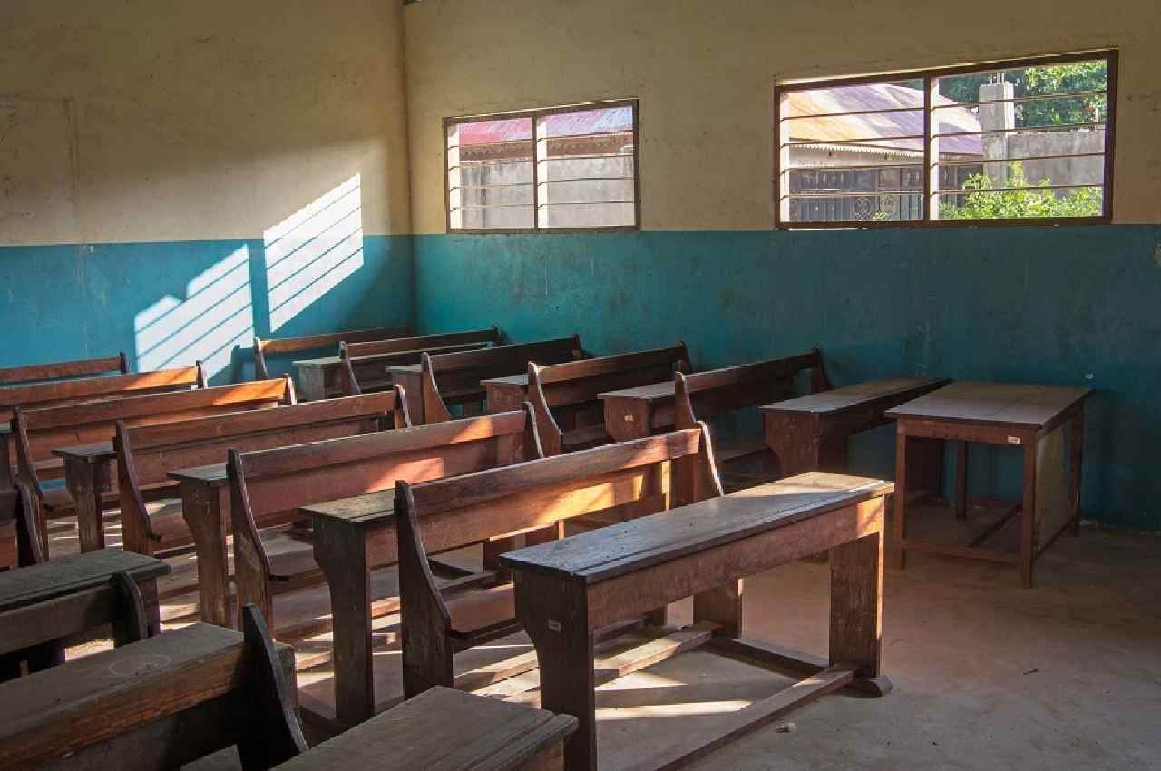 Shocking! पढ़ाई के दौरान क्लास में ही सो गया 7 साल का बच्चा, स्कूल बंद होने के बाद 7 घंटे तक बंद रहा