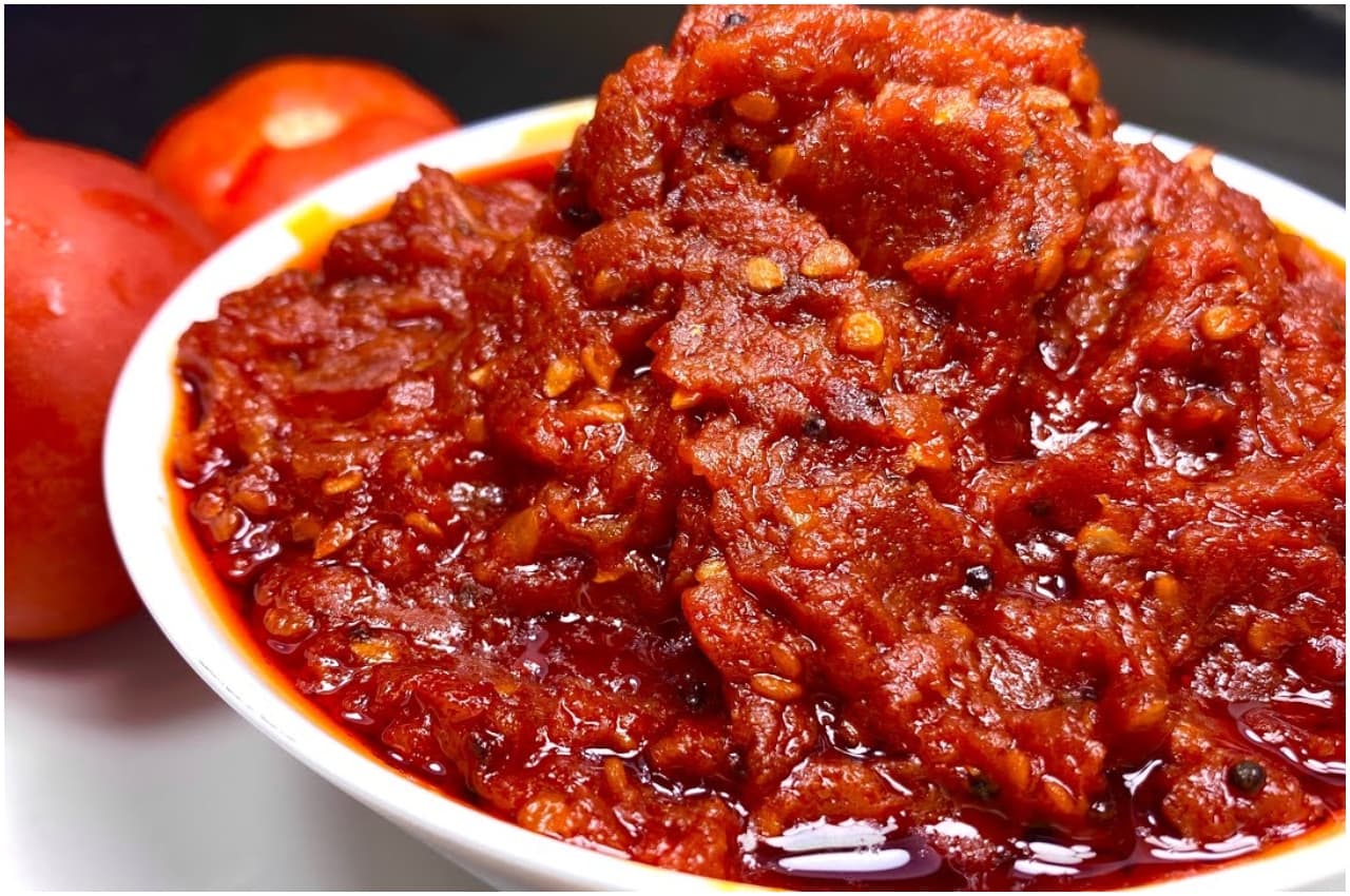 Tamatar Ki Chutney Recipe: इस रेसिपी से दस मिनट में बनाए टमाटर की चटनी, शौकीनों की हो जाएगी बल्ले-बल्ले