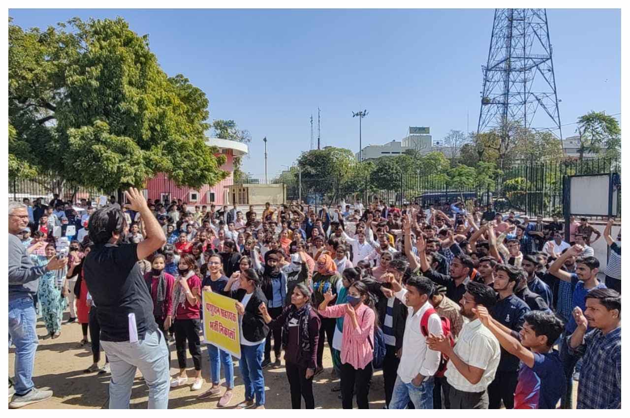 Upen Yadav: उपेन यादव की सीएमओ में अधिकारियों के साथ बैठक, नई भर्तियों की घोषणा को लेकर जल्द बड़ा ऐलान!