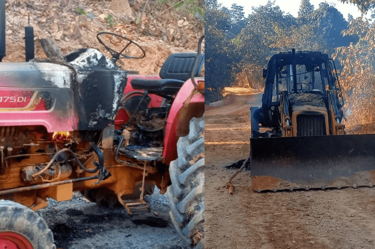 Jharkhand: पश्चिम सिंहभूम में नक्सलियों ने ट्रैक्टर और JCB में लगाई आग, बनाई जा रही थी सड़क