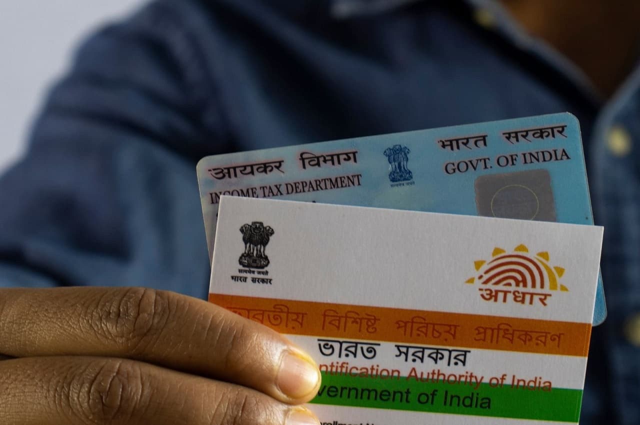 आधार कार्ड का इस्तेमाल करके PAN में पता कैसे बदलें? ये है सरल तरीका