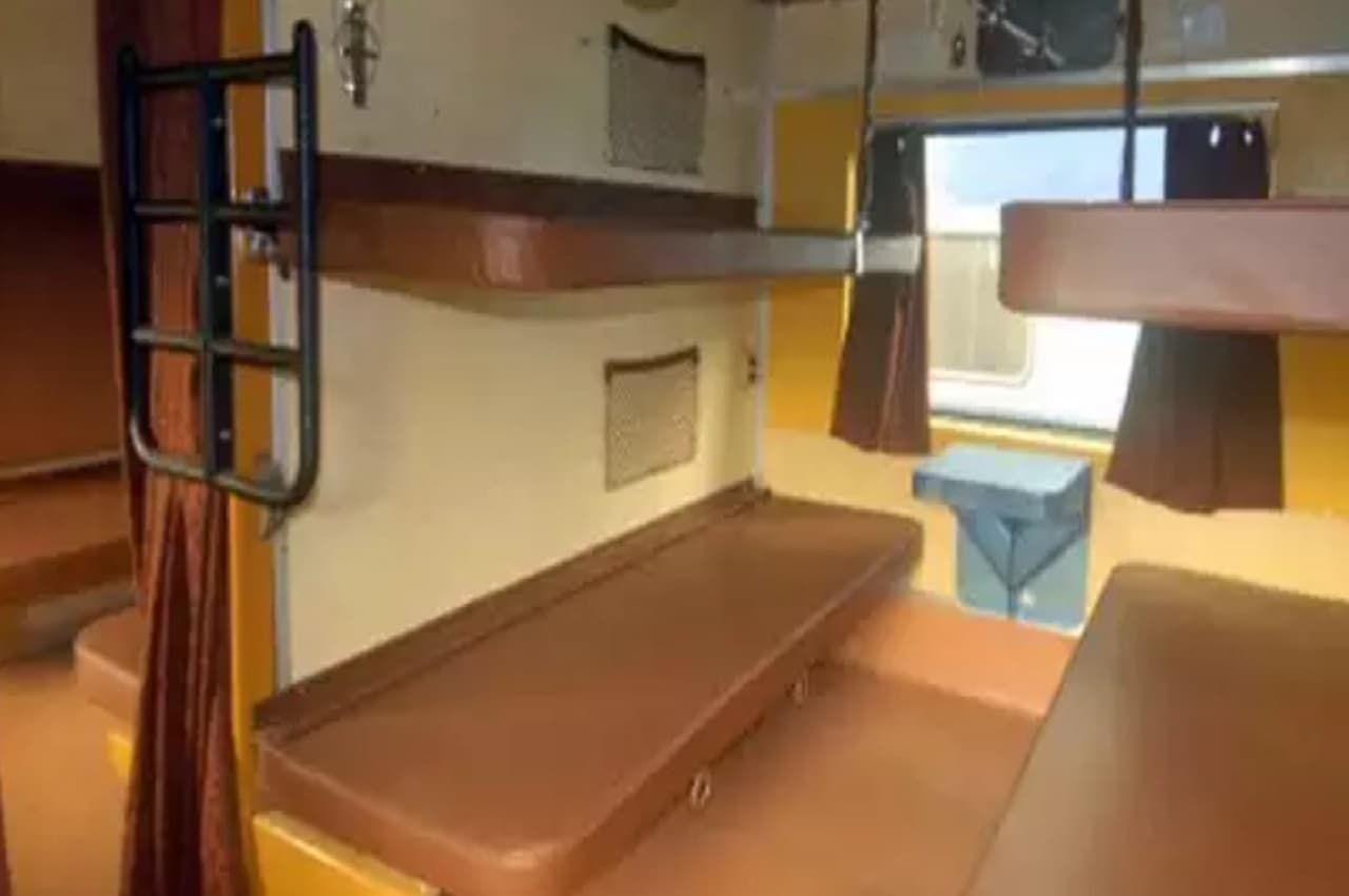 Indian Railways: स्लीपर और थर्ड एसी में सीनियर सिटीजन को मिलेगी छूट? रेल मंत्री ने संसद में दिया जवाब