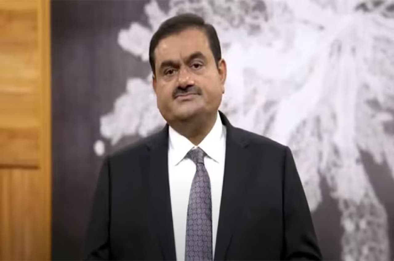 Hindenburg effect: गौतम अडानी की नेटवर्थ 2 साल के निचले स्तर पर पहुंची, $40 बिलियन से भी नीचे गिरी